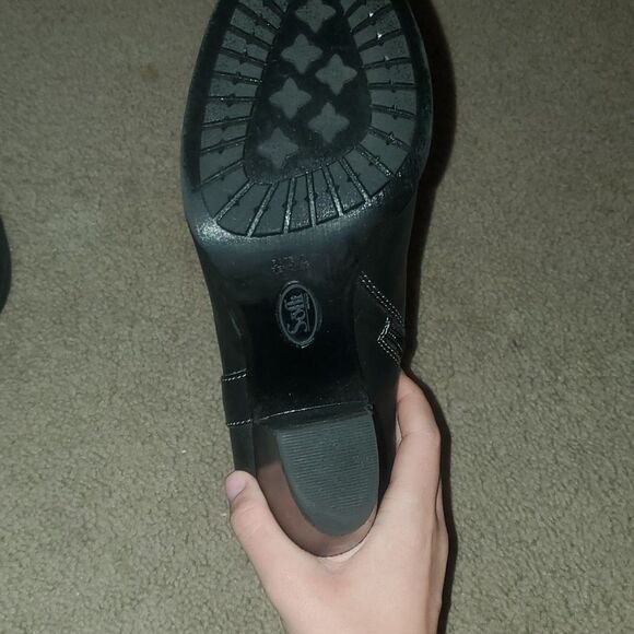 Sofft Black Studded Ankle Booties – Size 9.5 – Comfort & Edgy Style - Picture 10 of 11